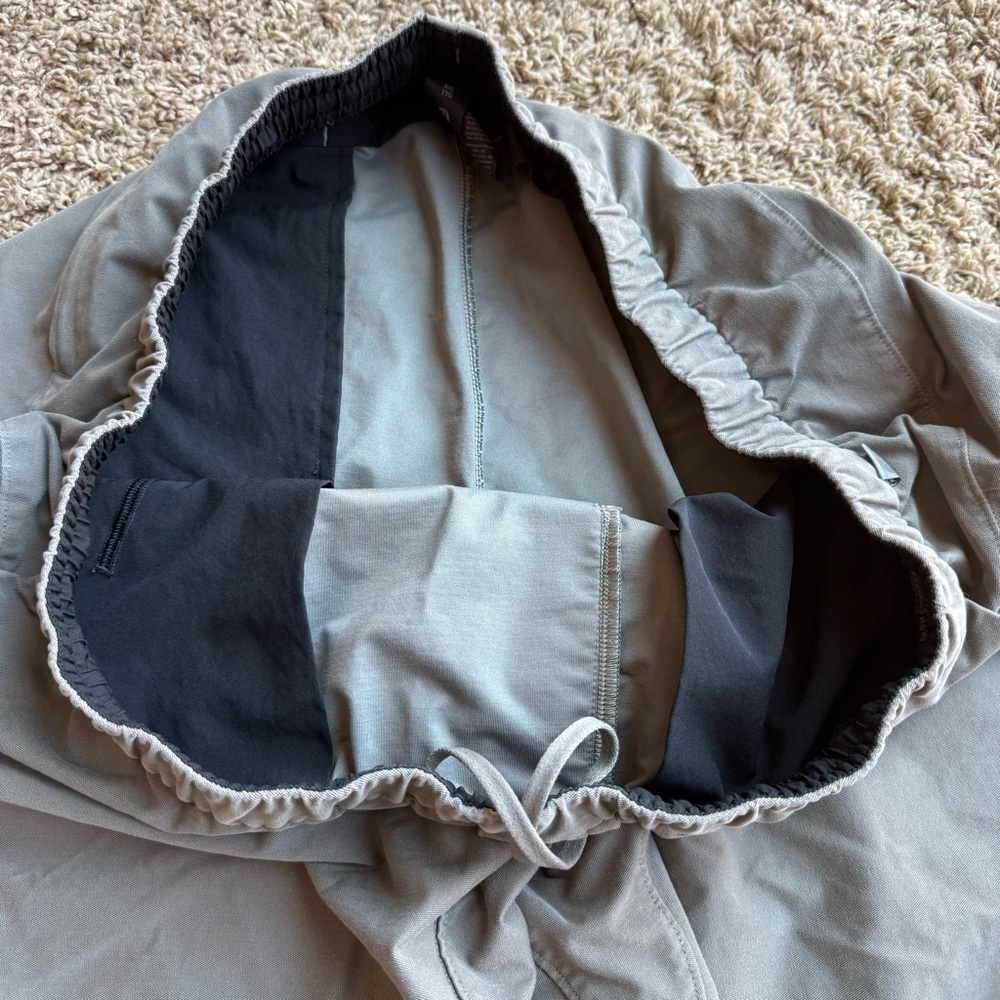lululemon ABC Pants - Picture 4 of 5